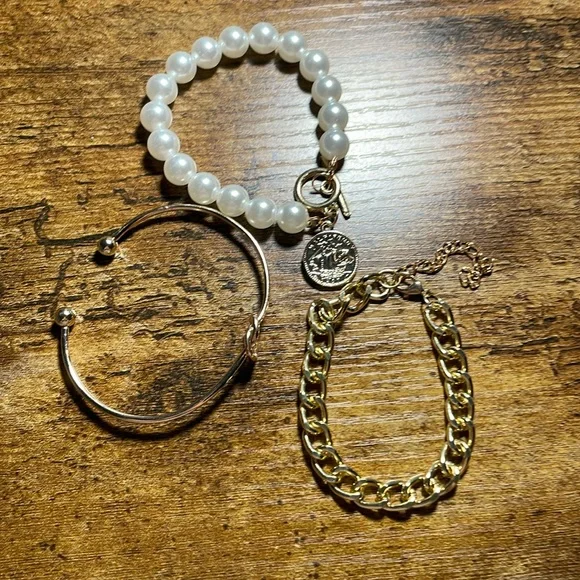 6 pack of gold bracelets - Picture 4 of 13